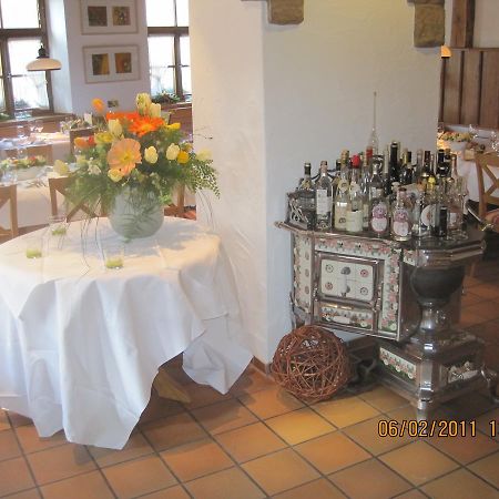 Ellenbergs Restaurant & Hotel Hessheim Exterior foto